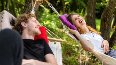 Hangmat Hangout: De perfecte manier om te ontspannen in je luxe tuin